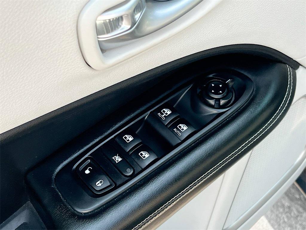 used 2020 Jeep Compass car, priced at $15,000