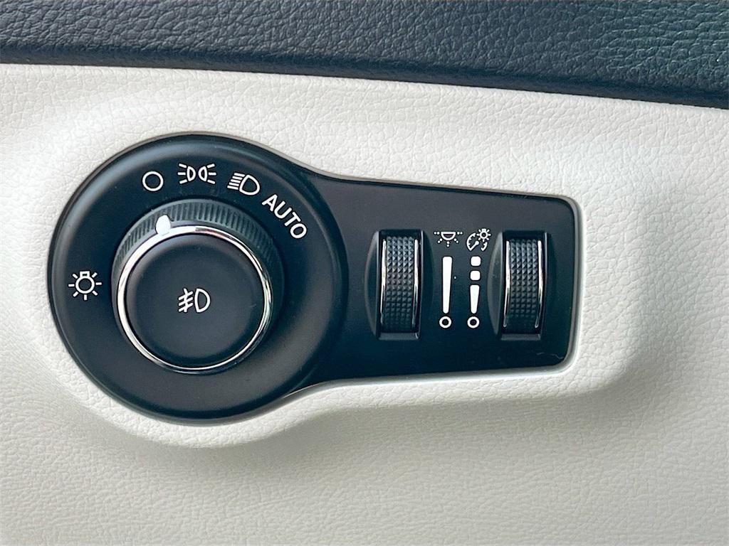 used 2020 Jeep Compass car, priced at $15,000