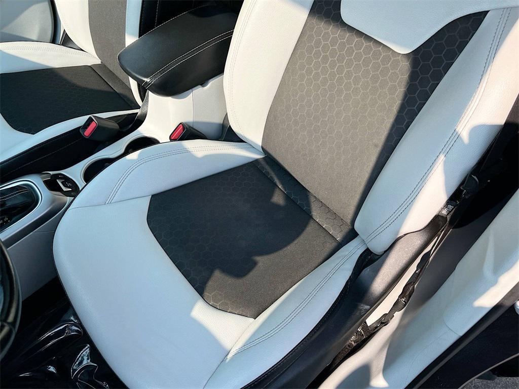 used 2020 Jeep Compass car, priced at $15,000