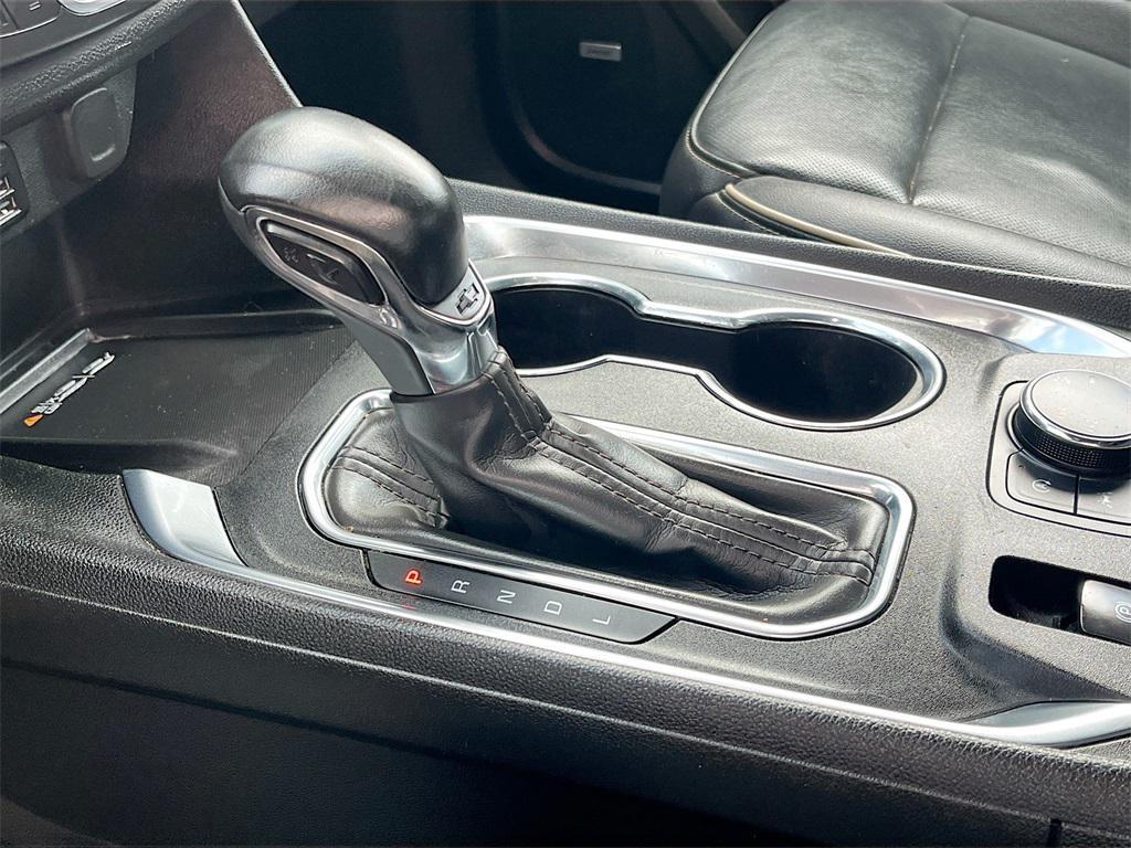 used 2023 Chevrolet Traverse car, priced at $31,000