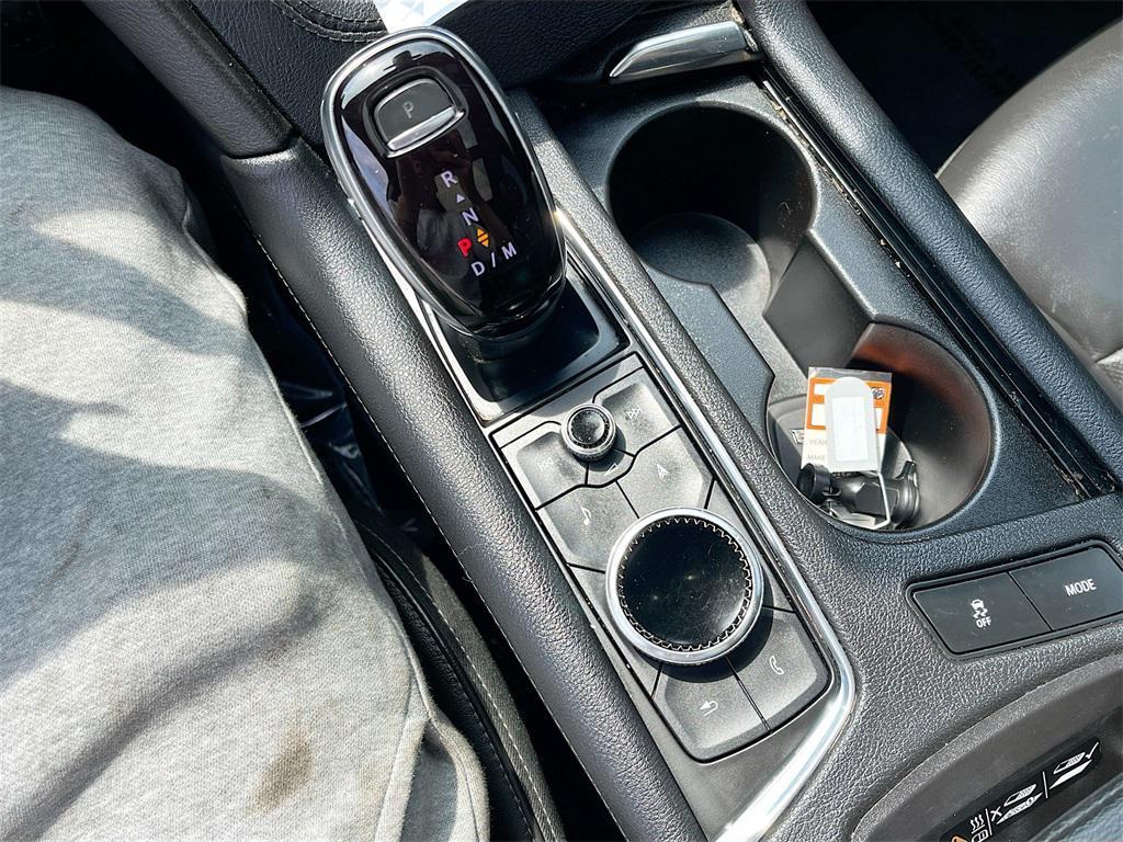 used 2022 Cadillac XT6 car, priced at $28,100