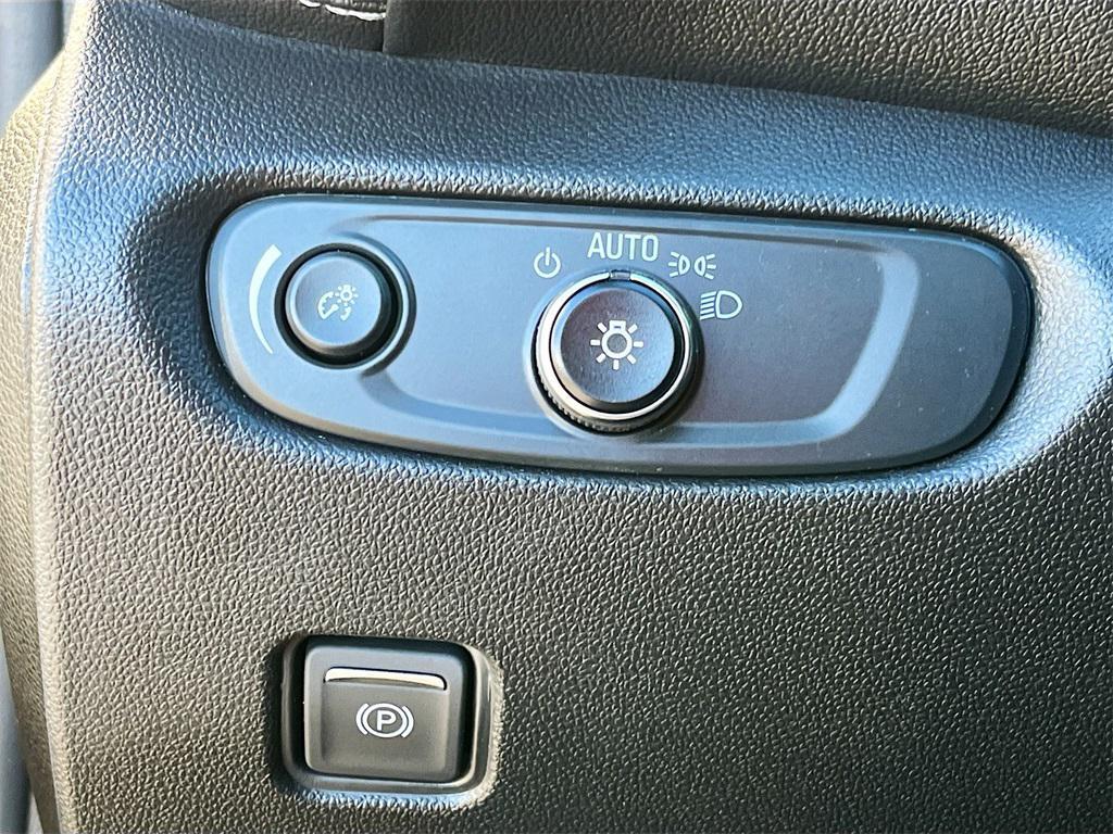 used 2024 Chevrolet Blazer car, priced at $26,200