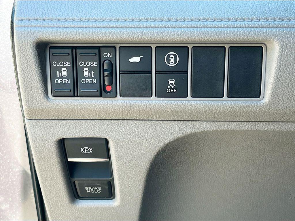 used 2023 Honda Odyssey car, priced at $28,900