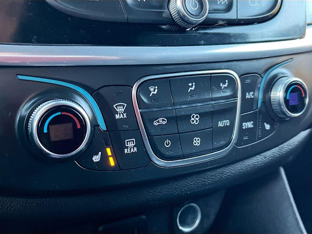 used 2022 Chevrolet Traverse car, priced at $25,000