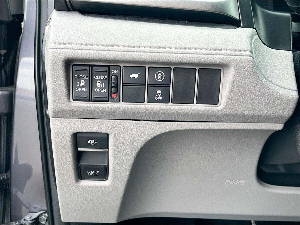 used 2022 Honda Odyssey car, priced at $25,900