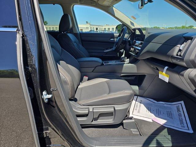 new 2026 Nissan Pathfinder car, priced at $43,372