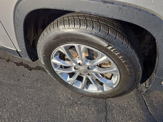 used 2019 Jeep Cherokee car, priced at $13,600