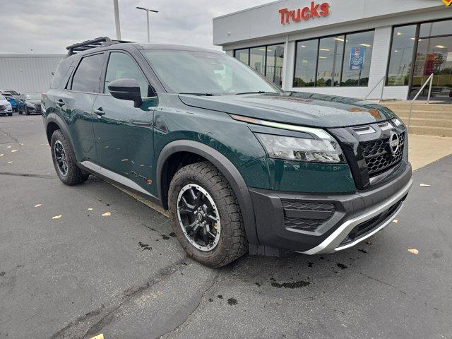 2025 Obsidian Green Pearl/Super Black Nissan Pathfinder