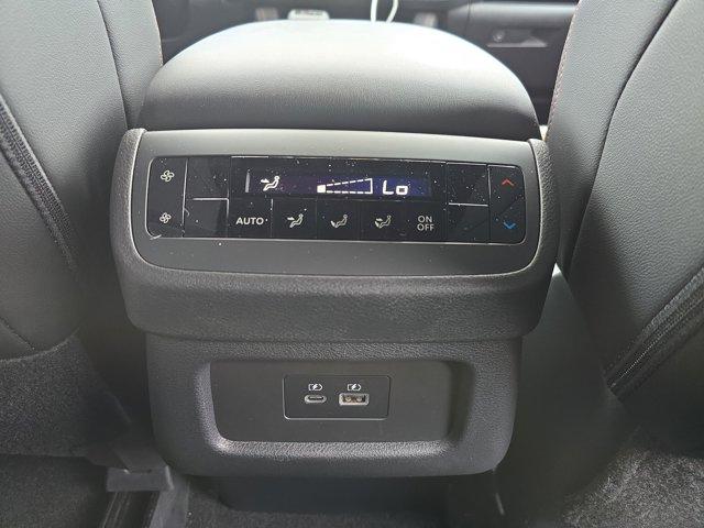 2025 Obsidian Green Pearl/Super Black Nissan Pathfinder