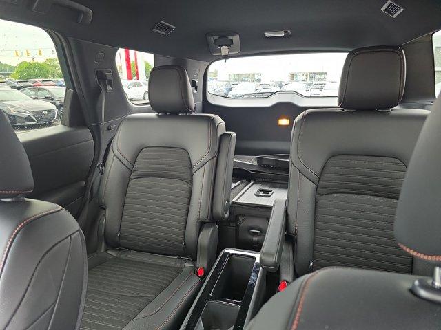 2025 Obsidian Green Pearl/Super Black Nissan Pathfinder