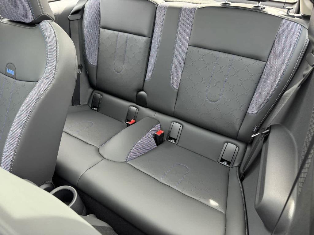 new 2025 MINI Hardtop car, priced at $37,345