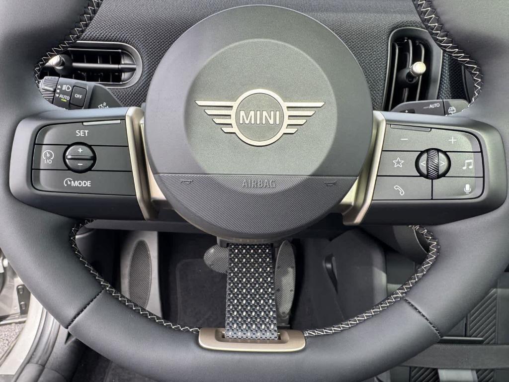 new 2025 MINI Hardtop car, priced at $37,345