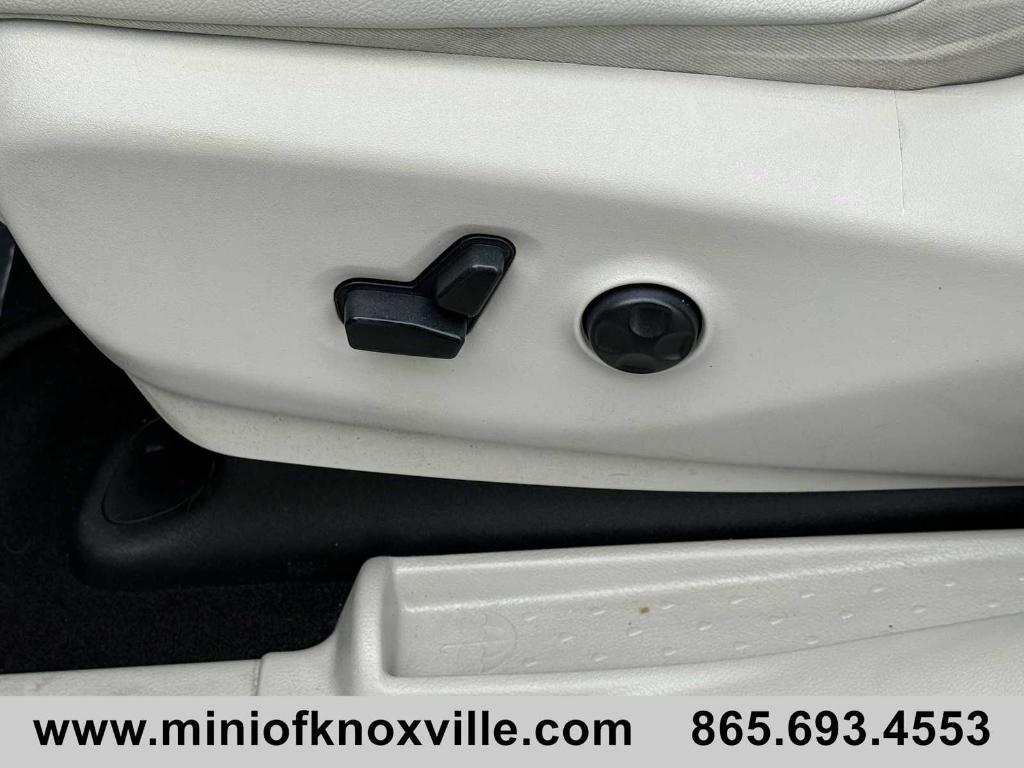 used 2020 Chrysler Pacifica Hybrid car, priced at $18,901