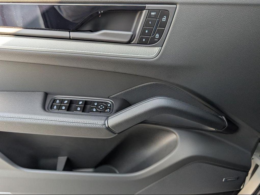 new 2025 Porsche Cayenne car, priced at $109,225