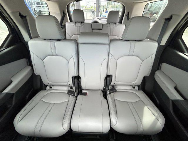 new 2025 Honda Pilot car, priced at $47,314