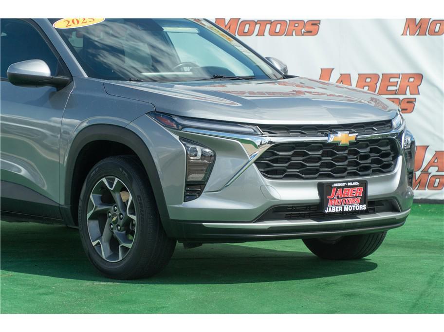 used 2025 Chevrolet Trax car, priced at $22,999