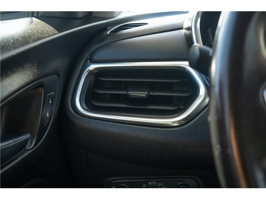 used 2021 Chevrolet Equinox car, priced at $15,999