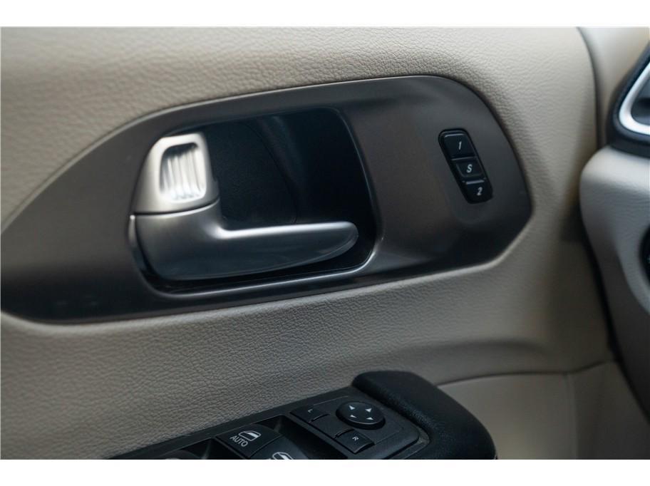 used 2022 Chrysler Pacifica car, priced at $19,999