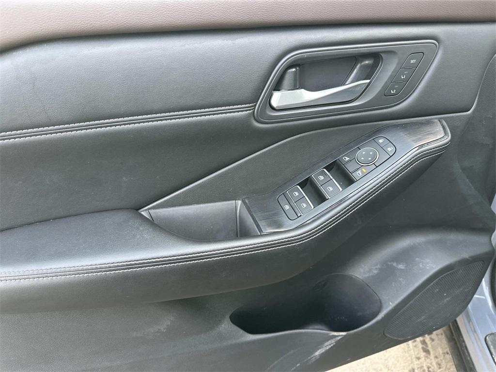 used 2023 Nissan Rogue car, priced at $25,356