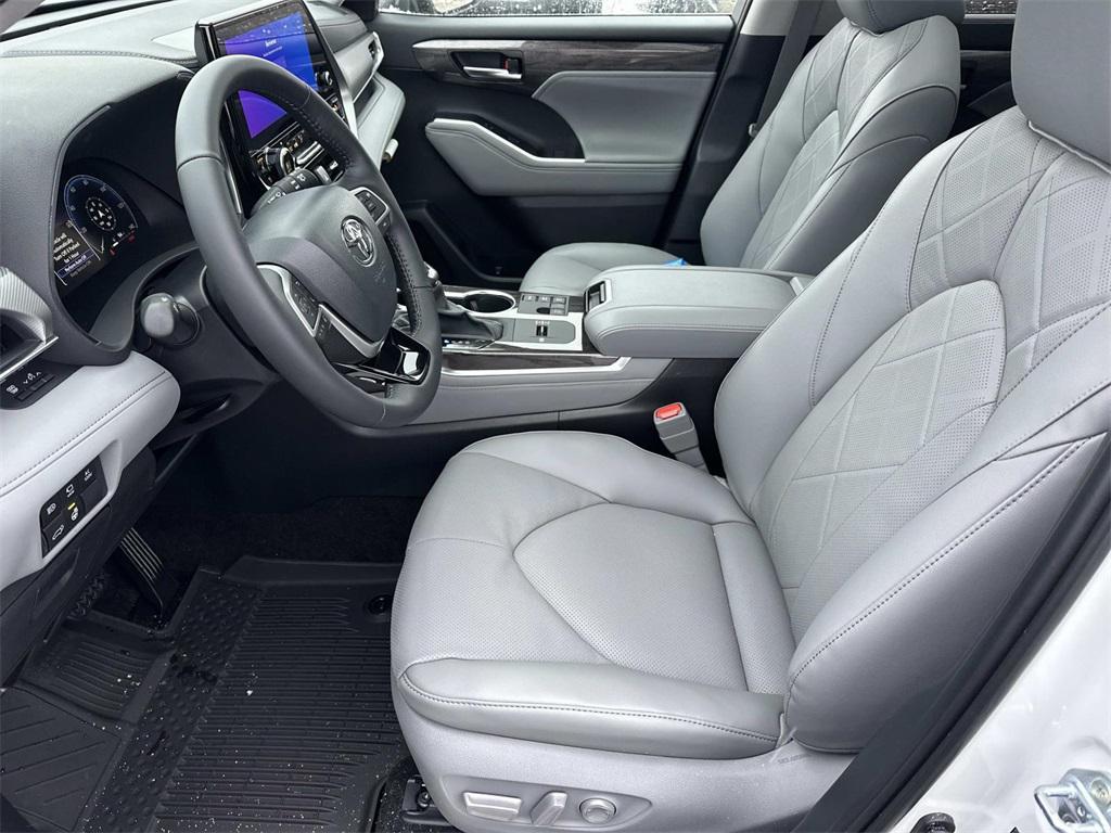 new 2026 Toyota Highlander Hybrid car, priced at $56,997