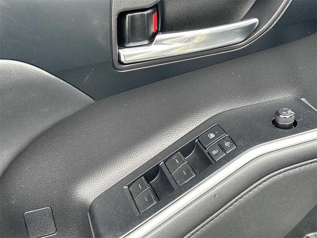 used 2022 Toyota Highlander car, priced at $30,800