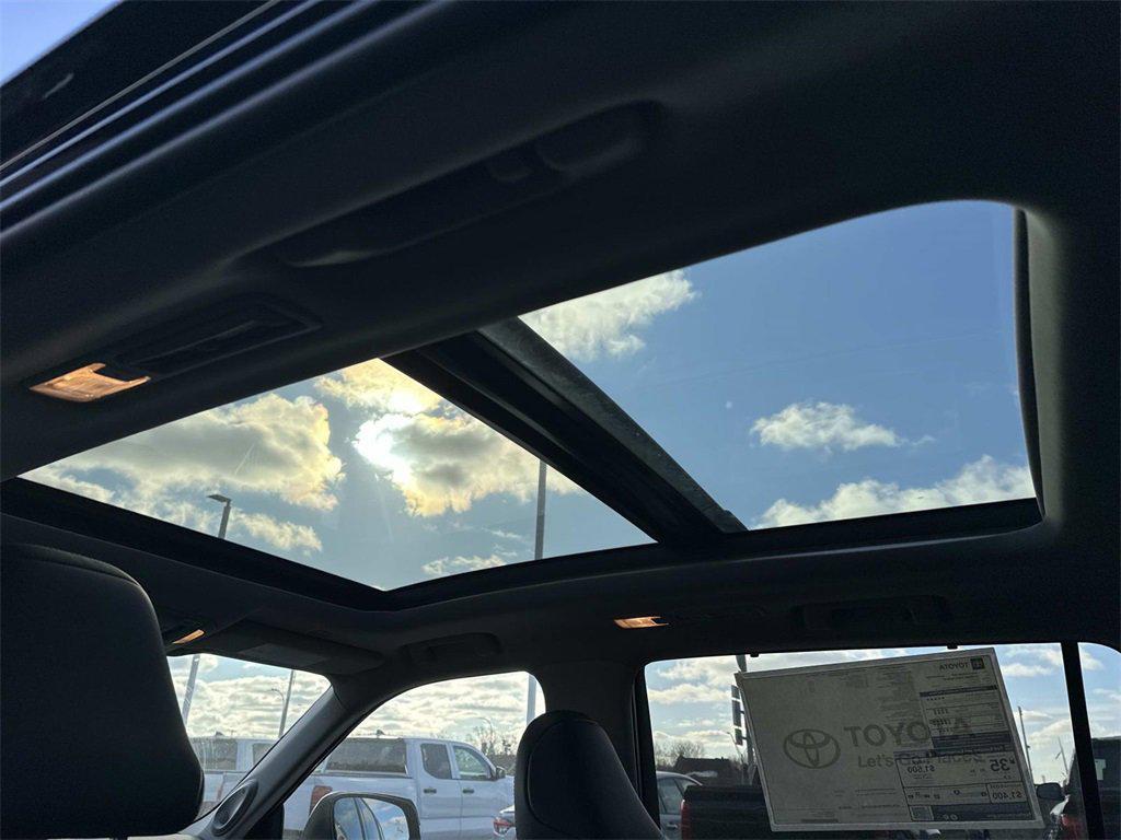 new 2026 Toyota Highlander Hybrid car, priced at $56,995