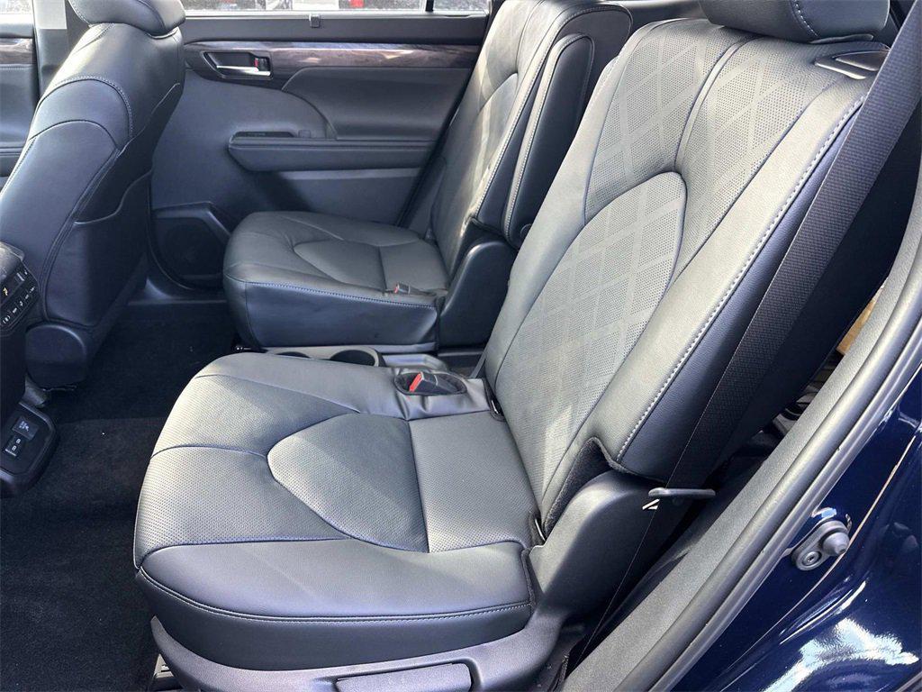 new 2026 Toyota Highlander Hybrid car, priced at $56,995