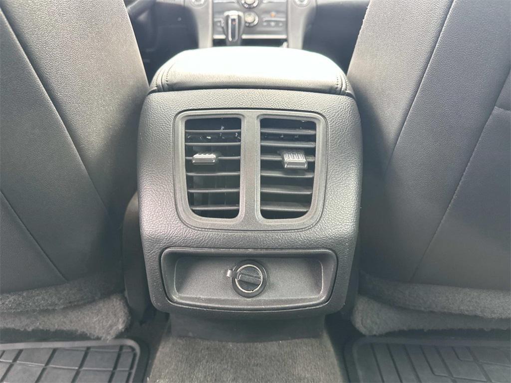 used 2016 Ford Taurus car, priced at $6,666