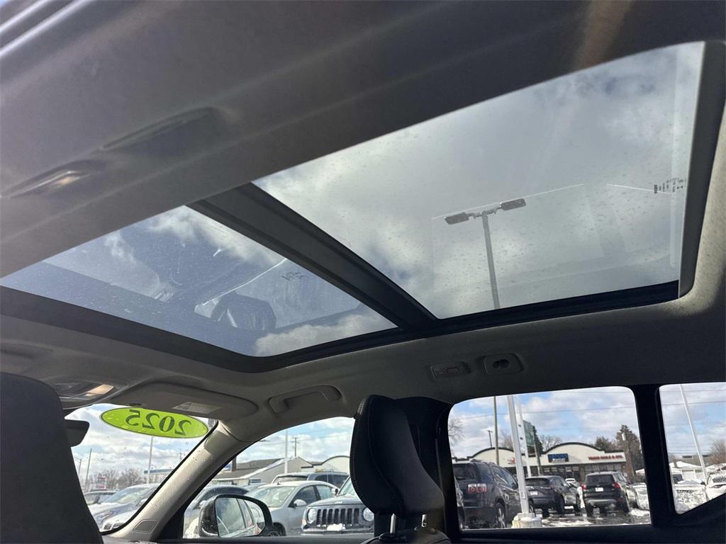 used 2025 Volvo XC40 car, priced at $29,200