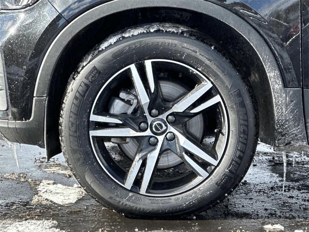 used 2025 Volvo XC40 car, priced at $29,200