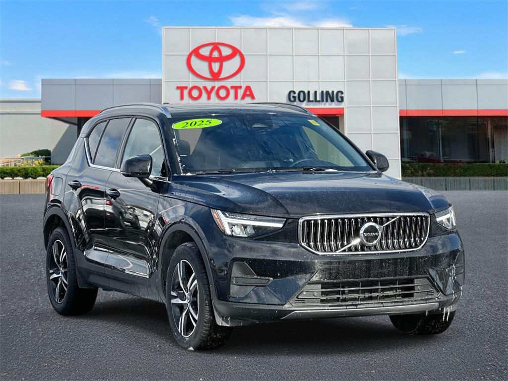 used 2025 Volvo XC40 car, priced at $29,200
