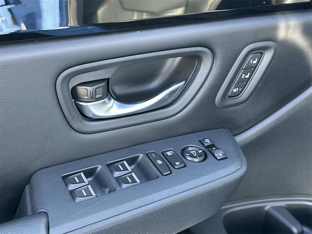 used 2023 Honda Pilot car, priced at $36,989