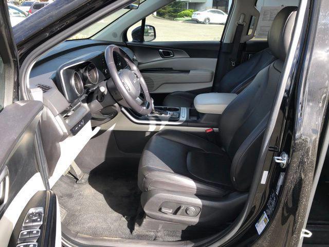 used 2024 Kia Carnival car, priced at $29,300