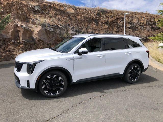 used 2024 Kia Sorento car, priced at $32,700