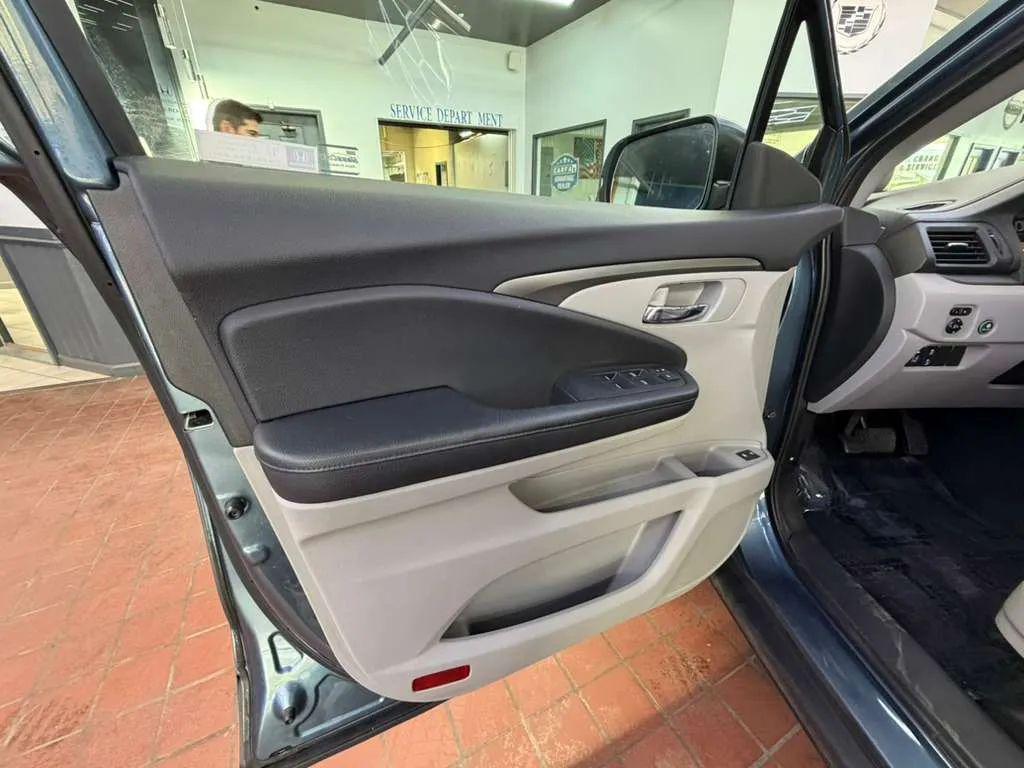 used 2017 Honda Pilot car, priced at $21,395