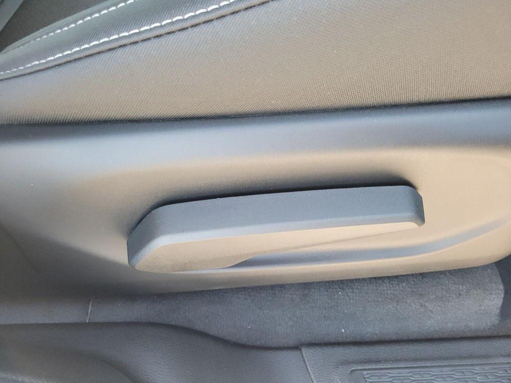 new 2025 Jeep Grand Cherokee car, priced at $31,800