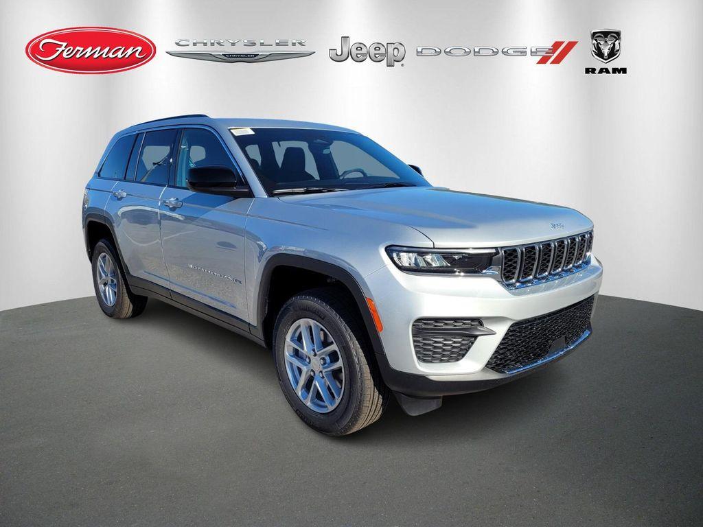 new 2025 Jeep Grand Cherokee car, priced at $31,800