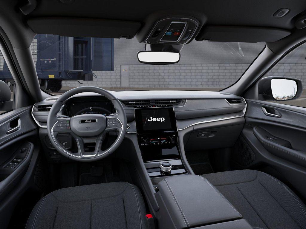 new 2025 Jeep Grand Cherokee car, priced at $31,868
