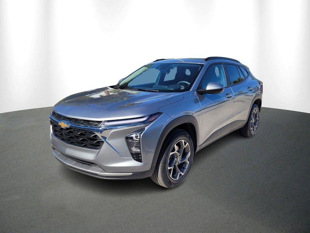used 2025 Chevrolet Trax car, priced at $19,124