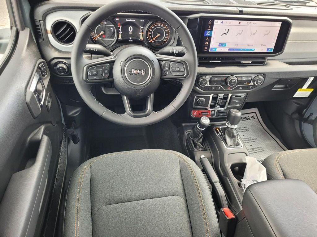 new 2025 Jeep Gladiator car, priced at $39,418