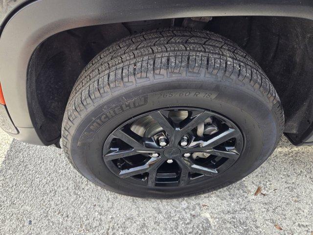used 2025 Jeep Grand Cherokee car, priced at $35,279