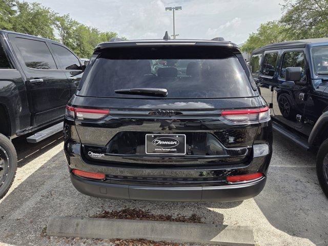 used 2025 Jeep Grand Cherokee car, priced at $35,279