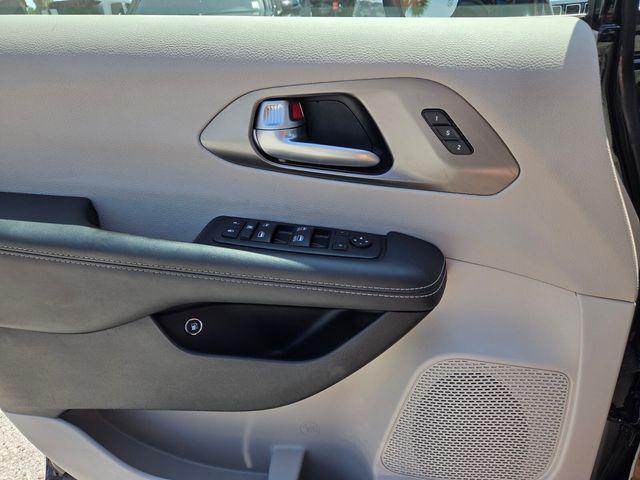 used 2024 Chrysler Pacifica Hybrid car, priced at $24,099
