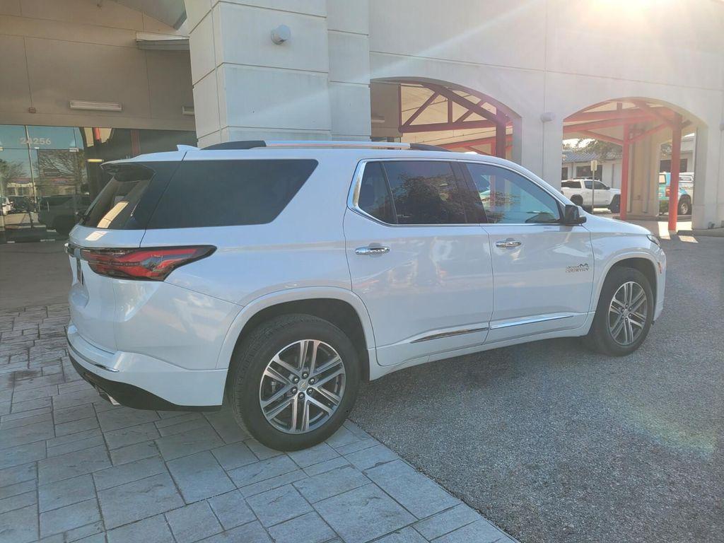used 2023 Chevrolet Traverse car, priced at $33,998