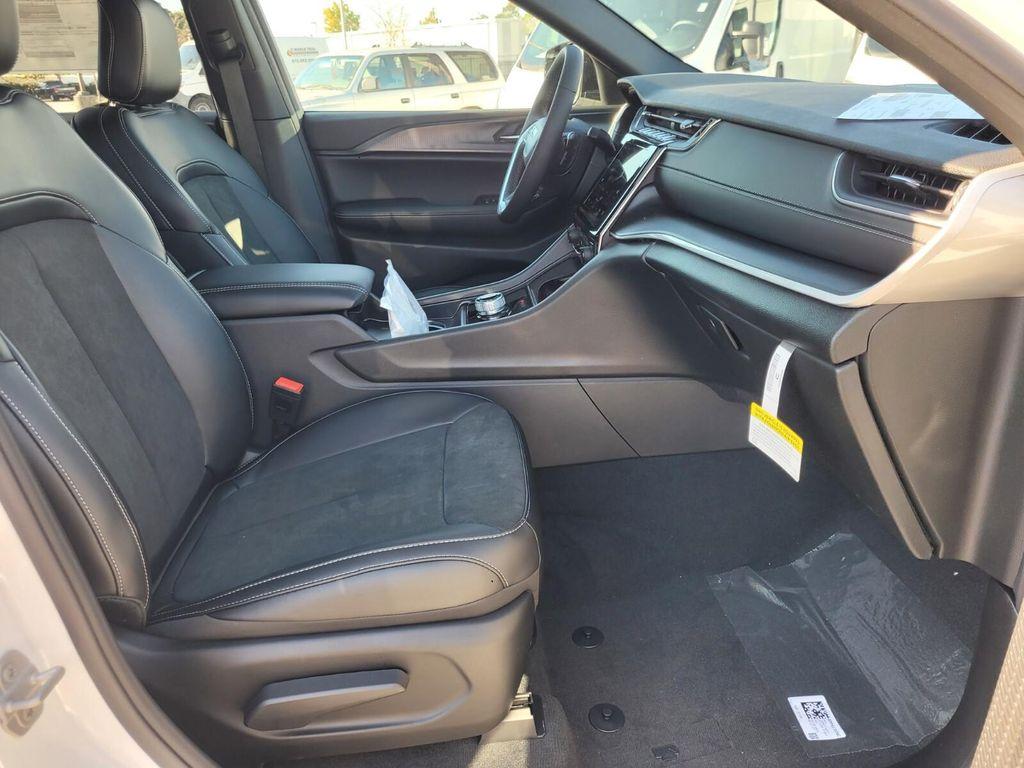 new 2025 Jeep Grand Cherokee car, priced at $35,166