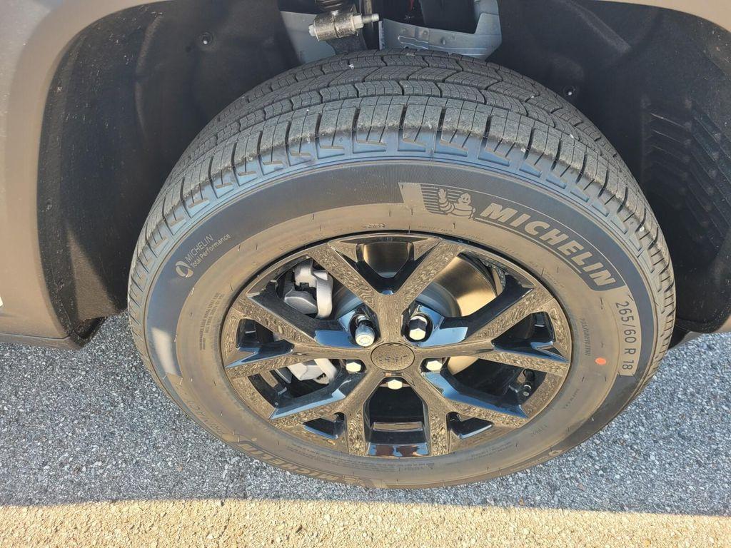 new 2025 Jeep Grand Cherokee car, priced at $35,166