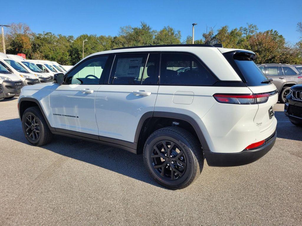 new 2025 Jeep Grand Cherokee car, priced at $35,166
