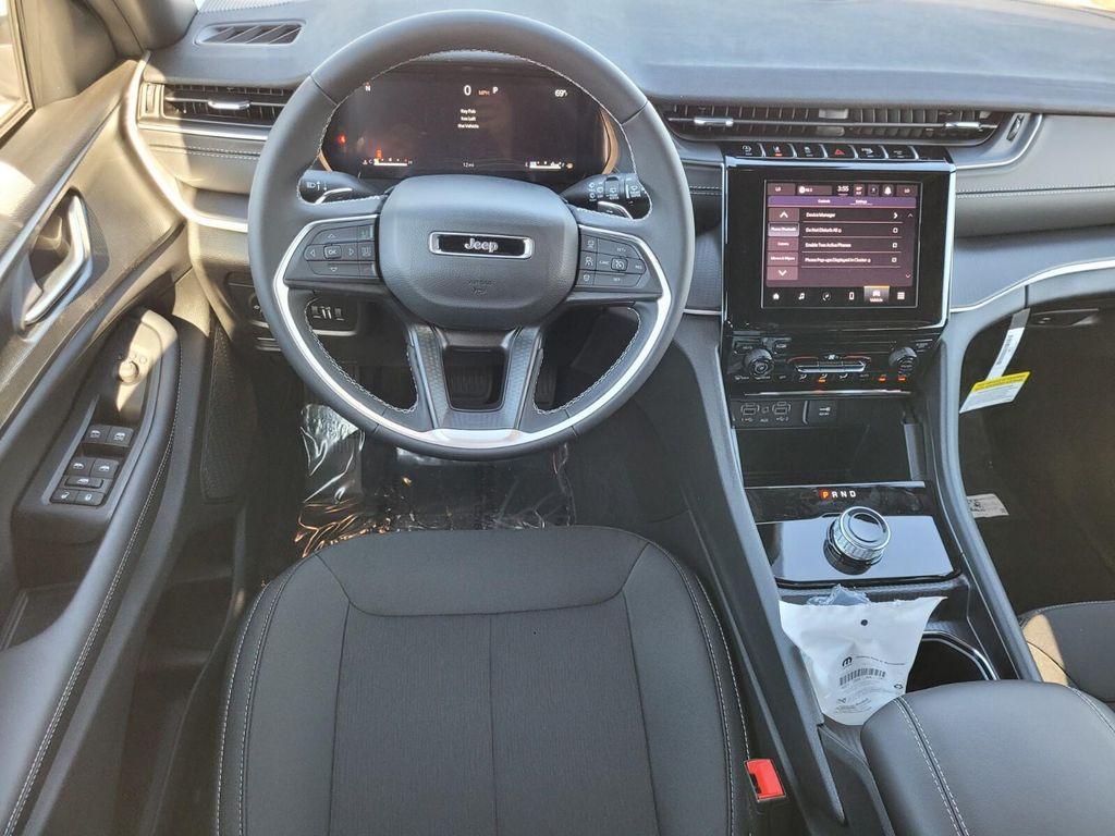 new 2025 Jeep Grand Cherokee car, priced at $31,081