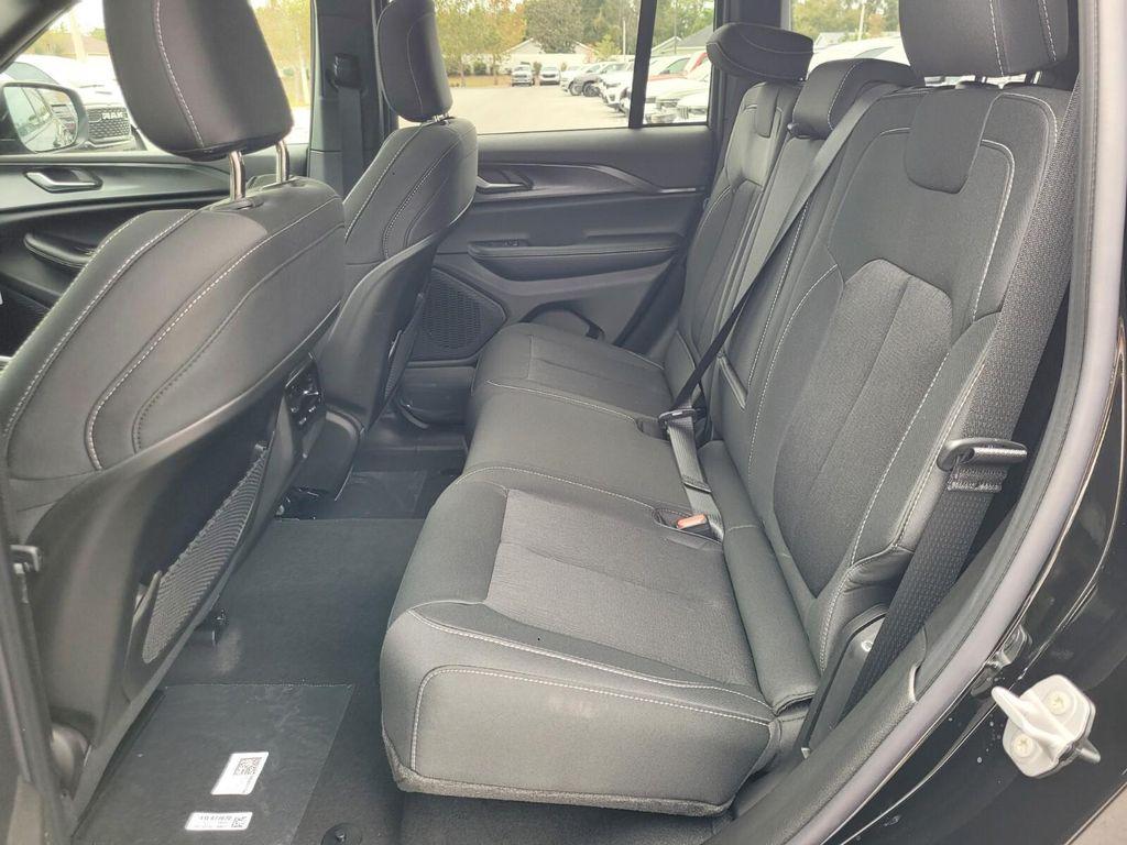 new 2025 Jeep Grand Cherokee car, priced at $32,455