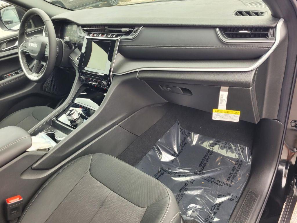 new 2025 Jeep Grand Cherokee car, priced at $32,455